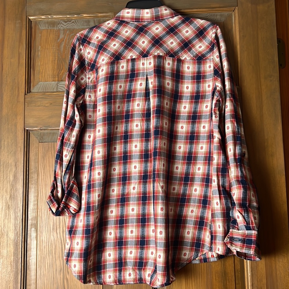 Red plaid button down size medium - Picture 5 of 5
